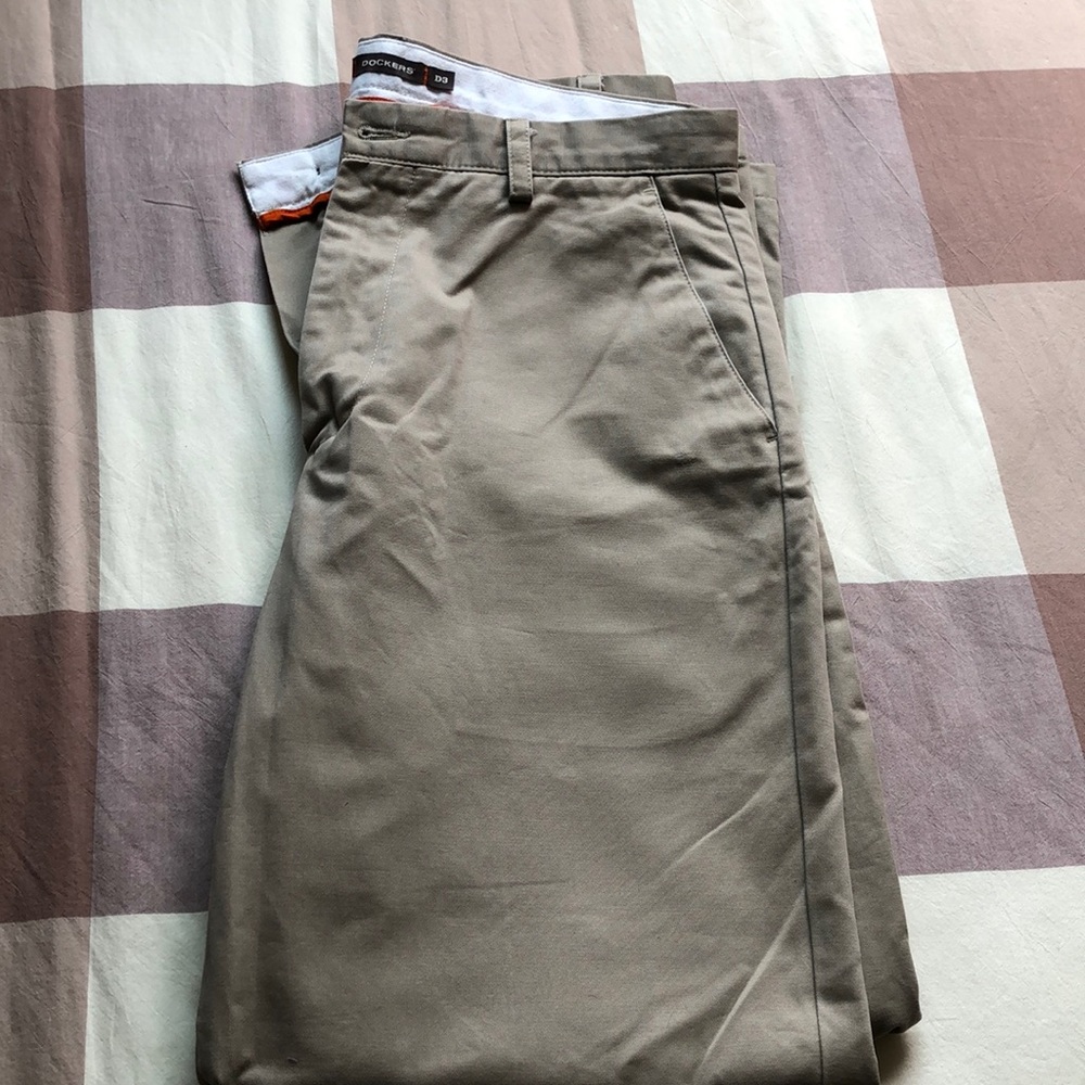 Men’s Dockers Khakis Classic Fit 33x32